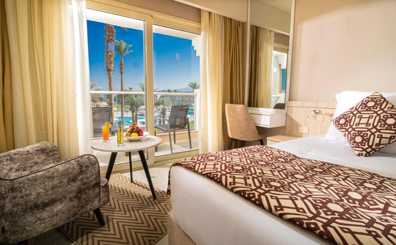 Superior Double or Twin Room with Pool View