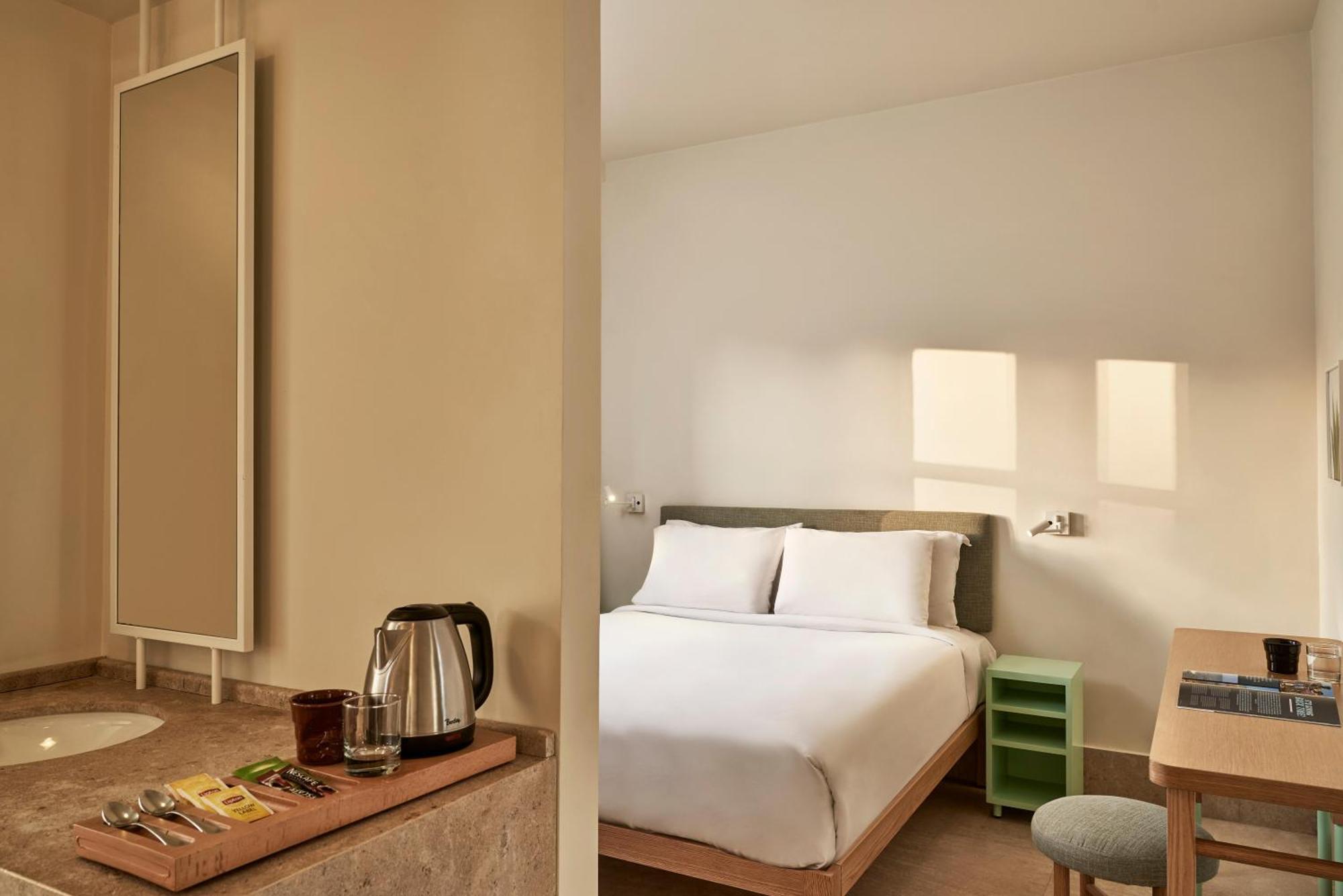 Standard Room,1348940888:JPEG