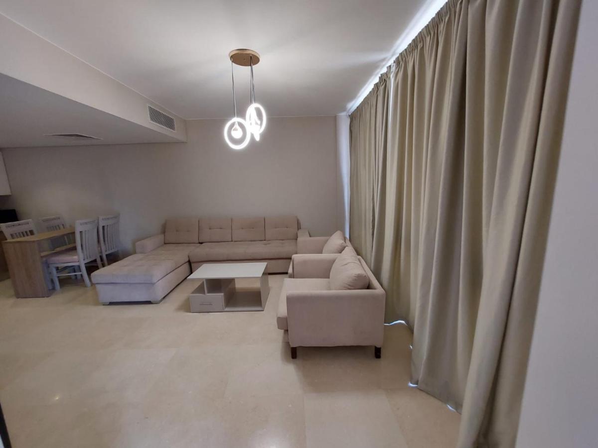 One-Bedroom Apartment,1229189146:JPEG