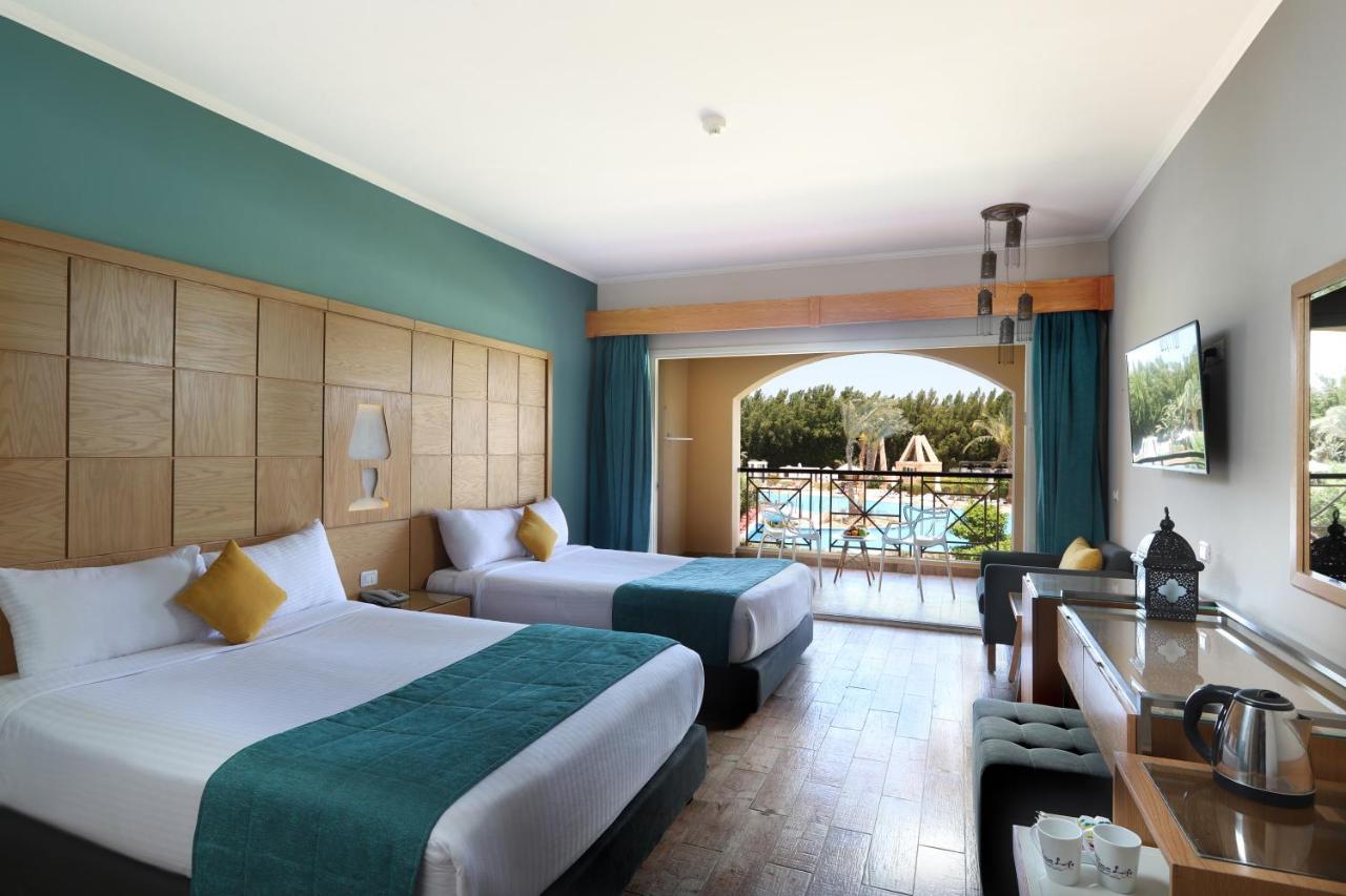 Triple Room with Pool View