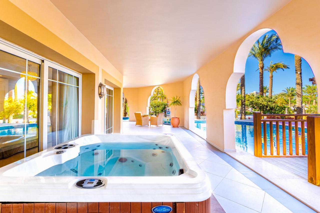 Royal Villa mit Panoramablick auf das Meer und eigenem Pool