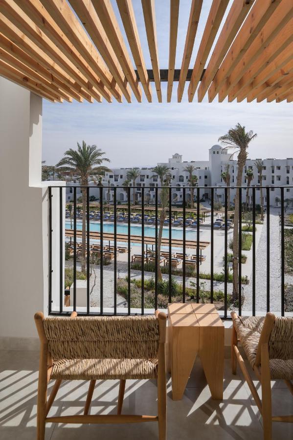Penthouse Suite - Pool View