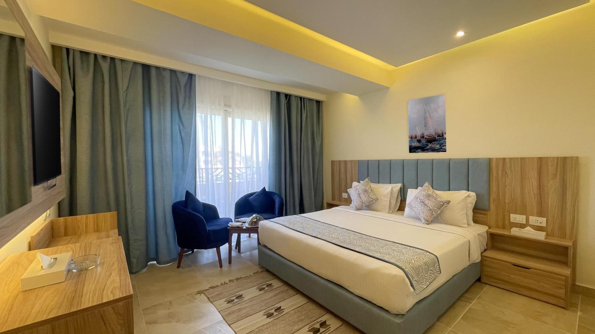 Deluxe Double or Twin Room with Pool View