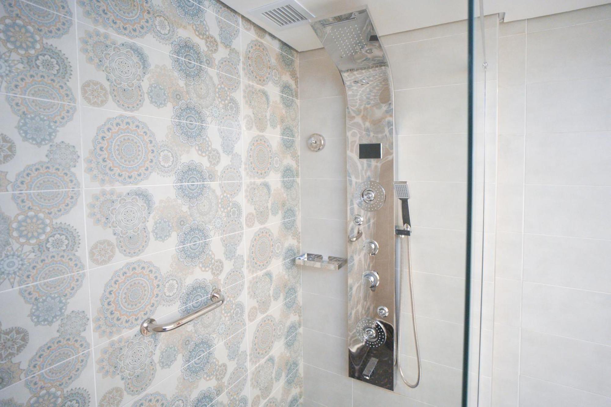 King Room with Spa Bath