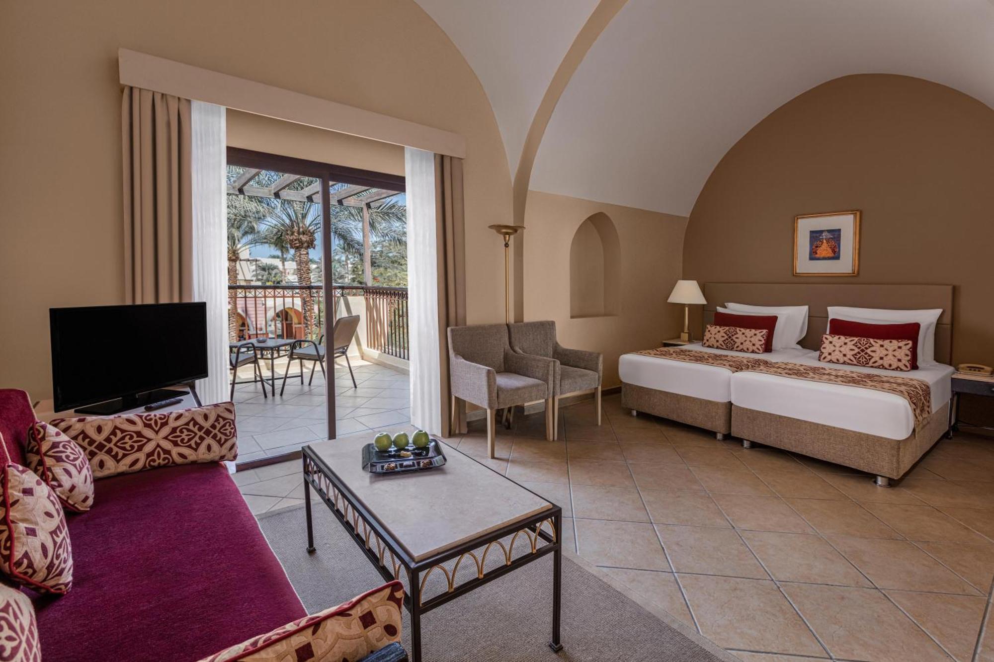 Family Deluxe Twin beds Garden View