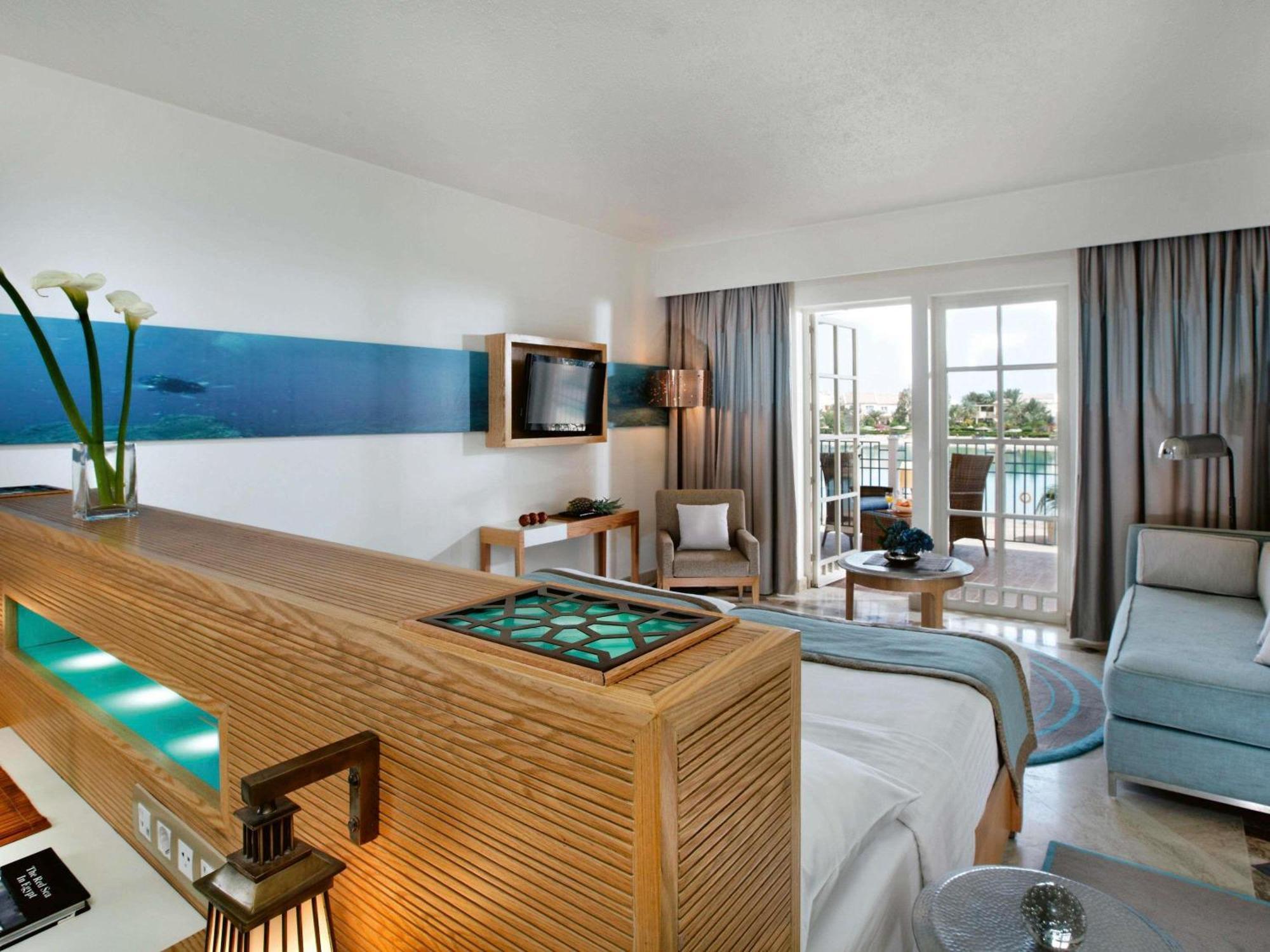Deluxe Twin with Lagoon View