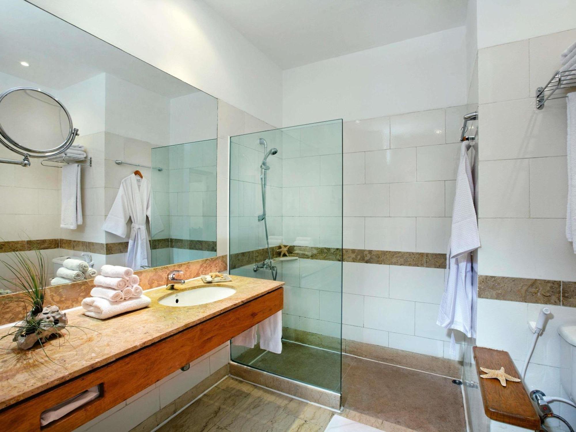Deluxe Twin Room with Sea View