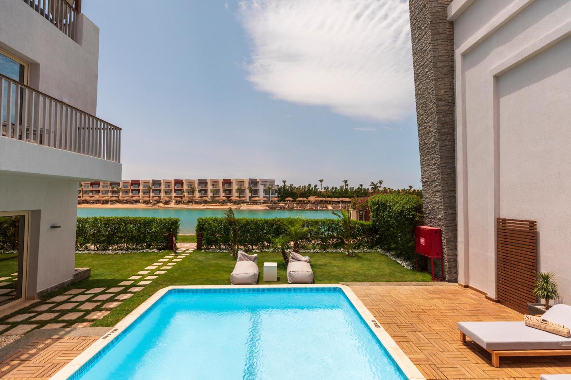 Pool Suite Posh Club,1742797266:JPEG