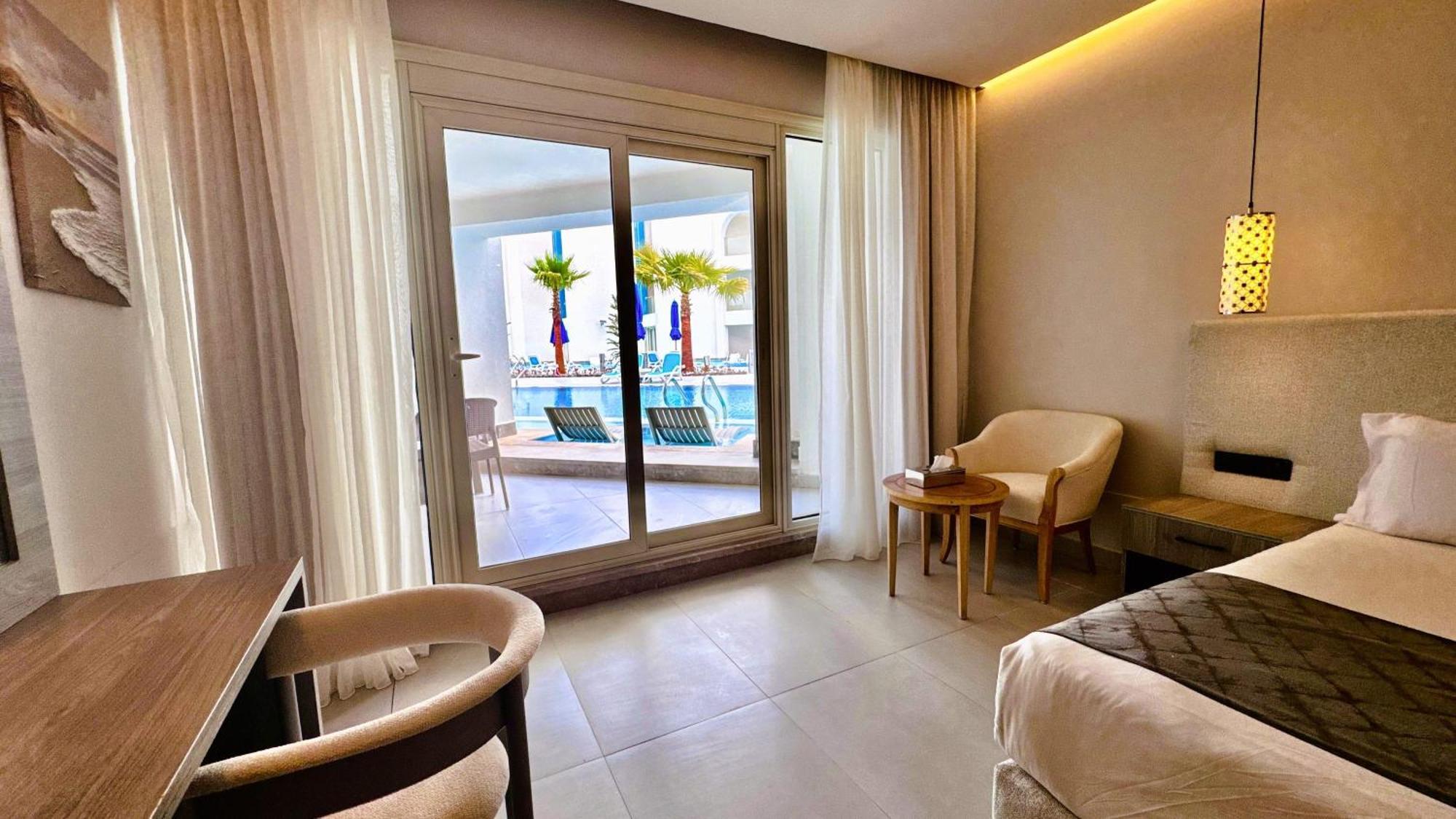 Double or Twin Room with Swimming Pool Access