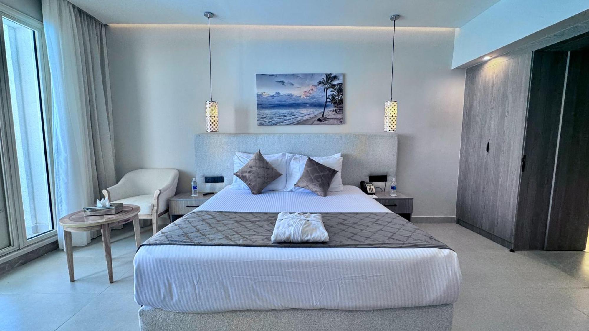 Double or Twin Room with Pool View