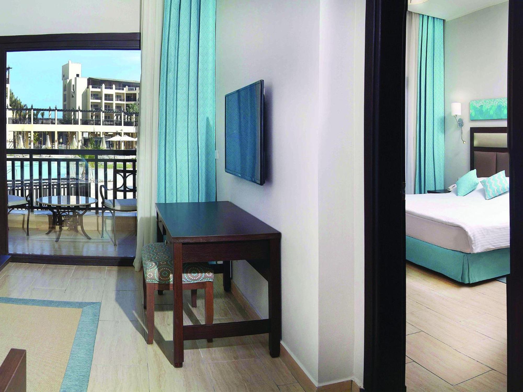 Aqua Suite,415239618:JPEG