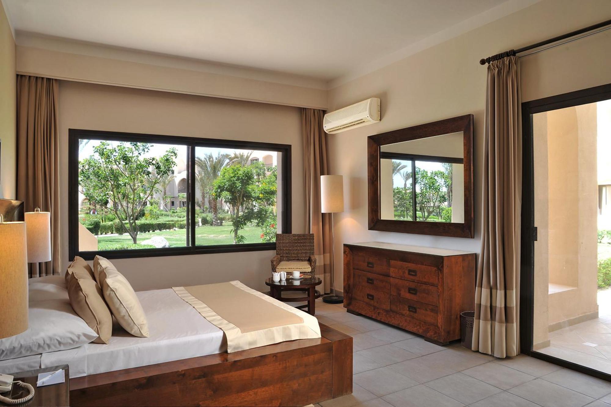 Suite 3 Chambres avec Lit Queen-Size et Lits Jumeaux - Vue sur Jardin
