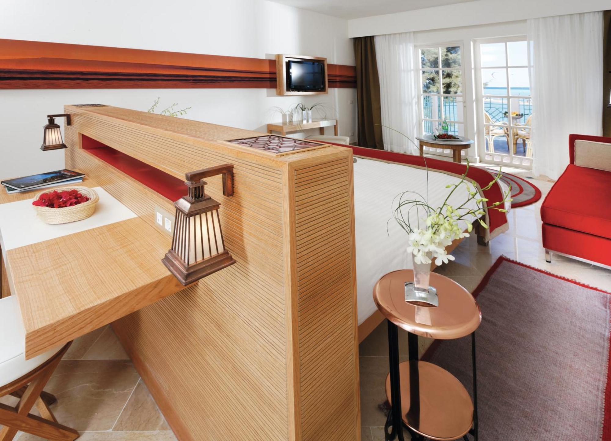 Deluxe King Room with Sea View