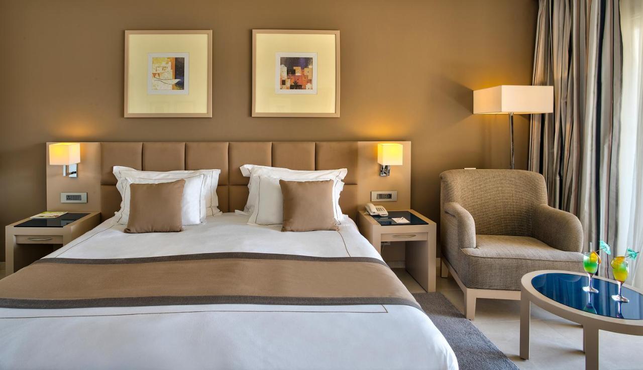 King Room with Pool View