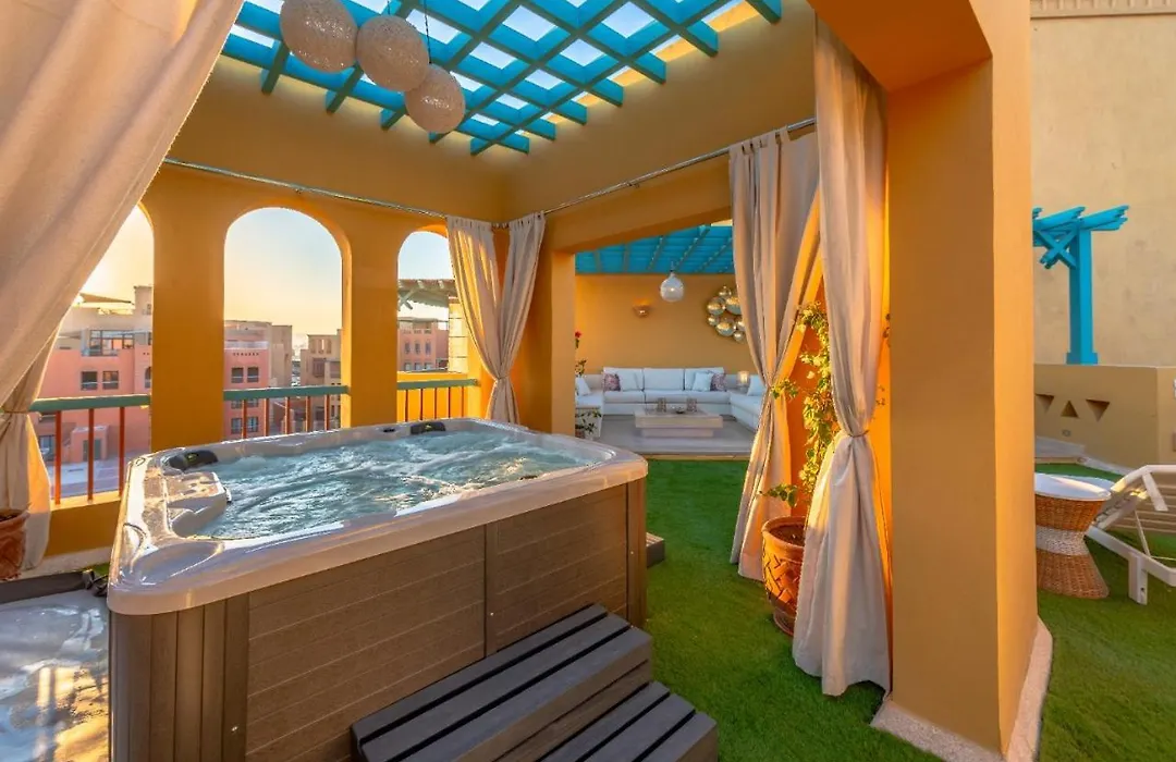Heated Jacuzzi 2Br Apartment On Yacht View-1