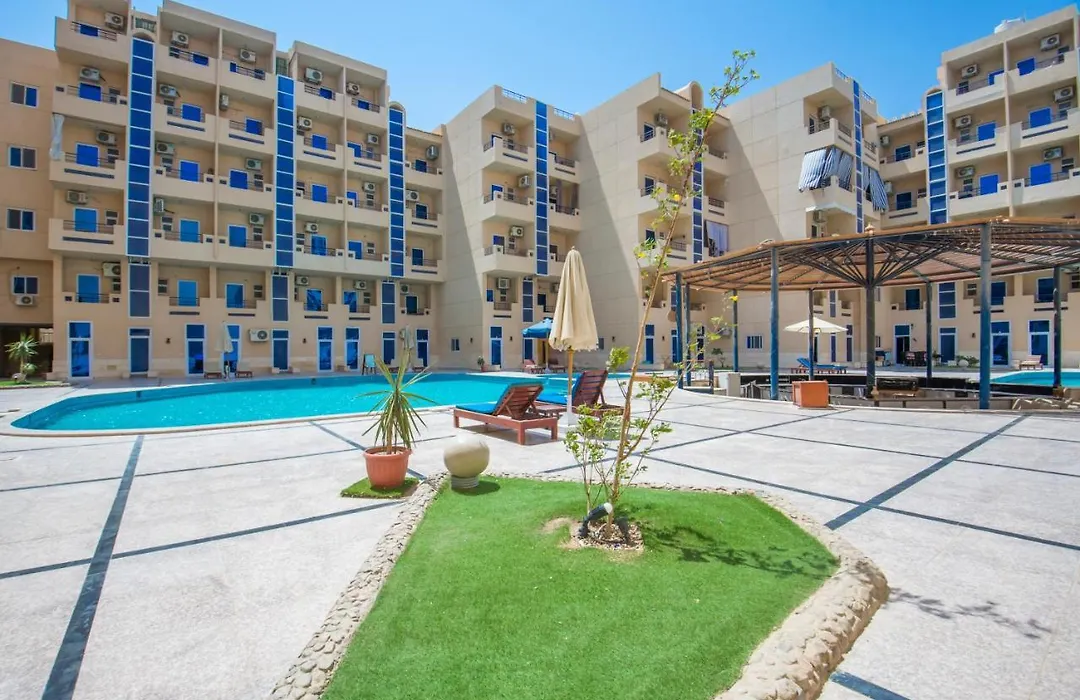 Poolside With Patio Near El Gouna-1