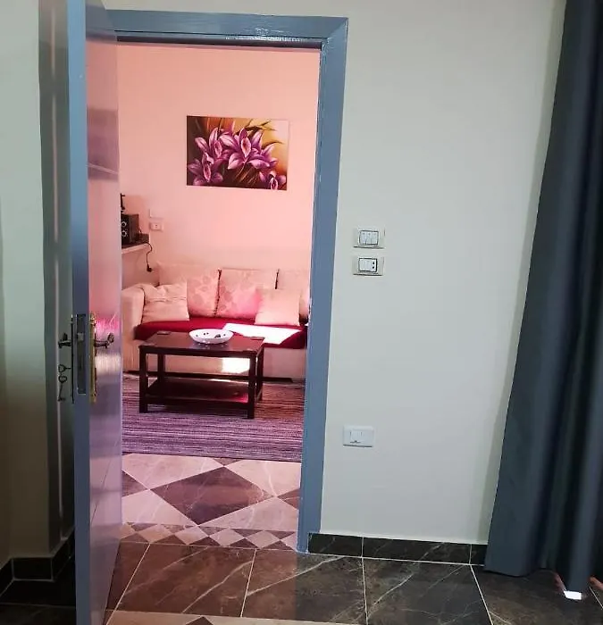 شقه فندقيه مكيفه-1