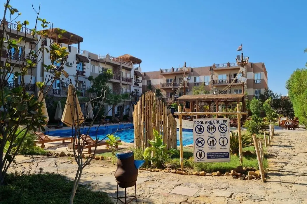 1 Bedroom Appartment In Jungle Club House Nr B 13-1