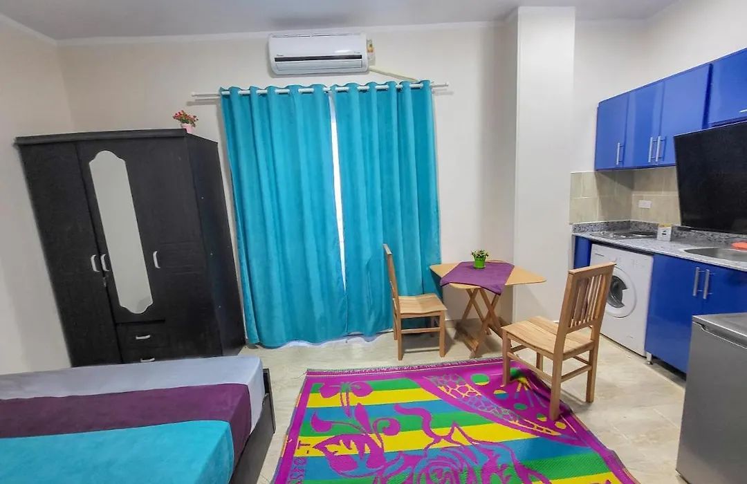 Apartment Paradise Plaza Near The Sea Redsealine-1