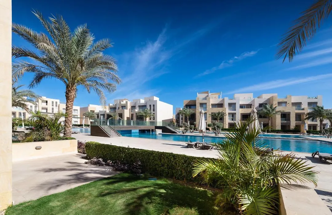 Jazzy 1Bdr W Outdoor Pool View Terrace Free Pool & Beach Access-1