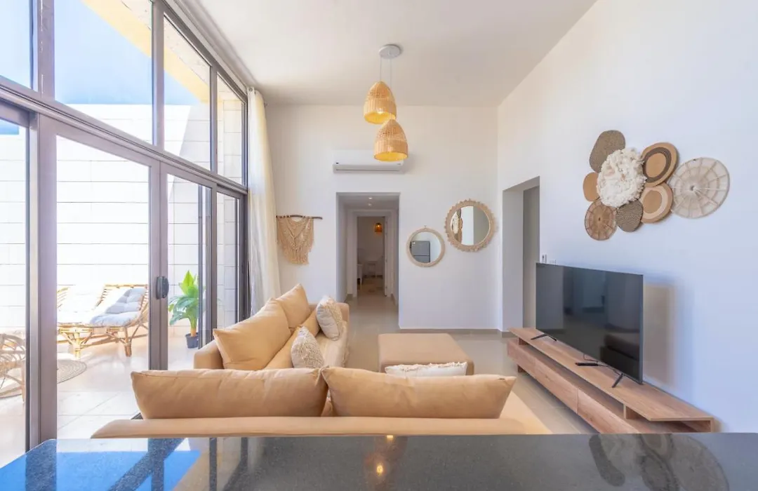 Modern 2-Bedroom Penthouse G-Cribs Pool View-1