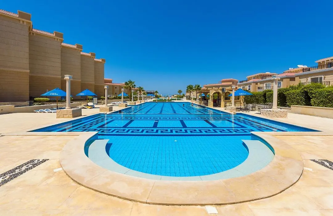 Bright 2-Bedroom Apartment In Selena Bay, Pool & Beach-1