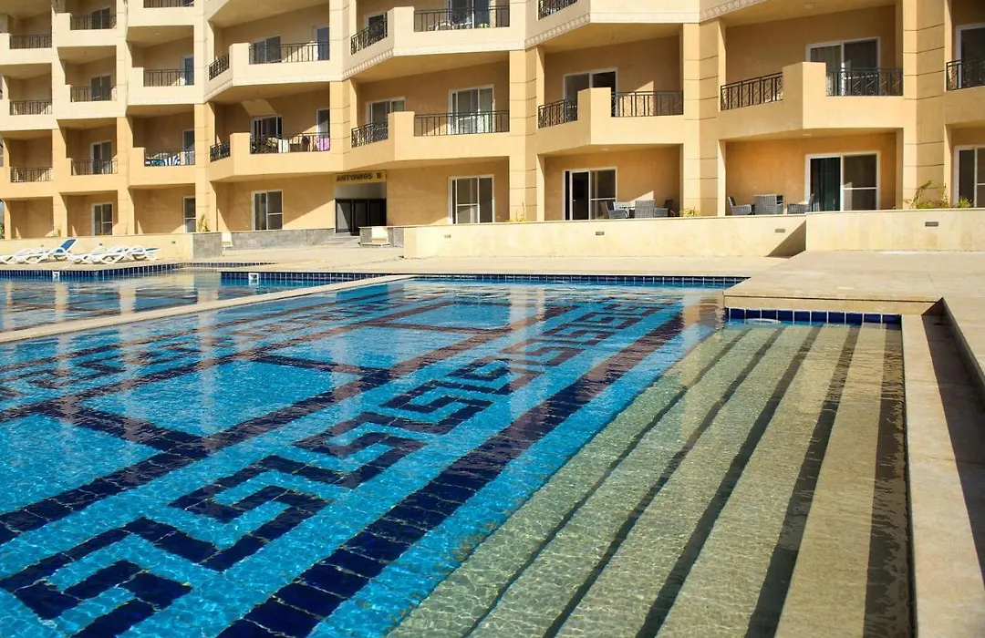 Lovely 1-Bedroom Apartment In Selena Bay, Pool & Beach-1