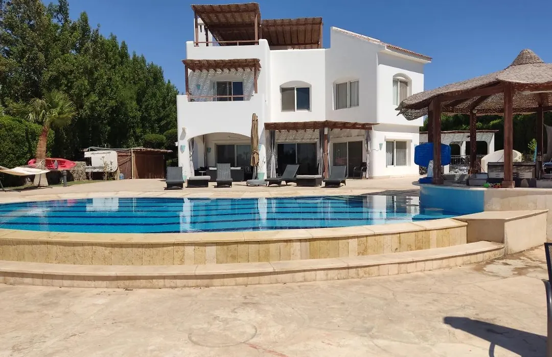 El Gouna-Elegant 4-Bedroom Villa With Heated Pool-1