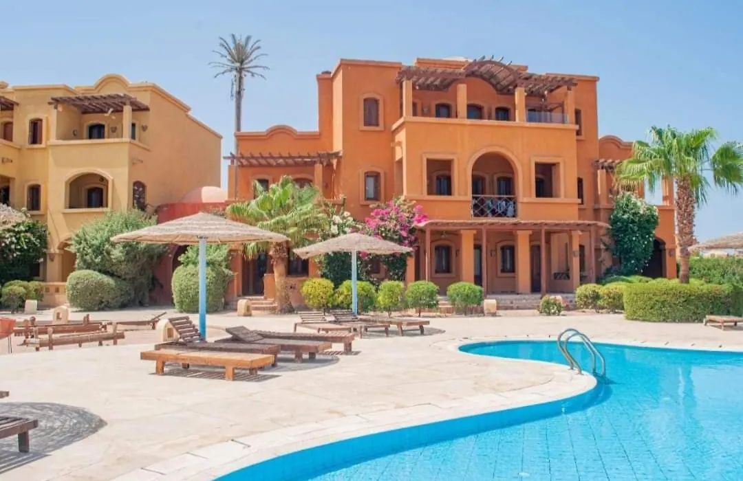 Luxury One Bedroom In West Golf With Sharing Pool And Wifi-1