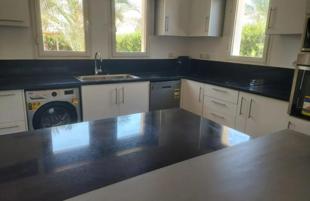 Lovely Villa Fully Equipped & Direct Lagoon Access-1