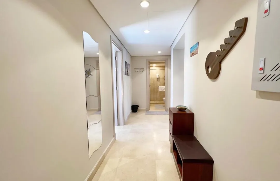 Glamorous 2Bdr W Outdoor Pool View Free Beach & Pool Access-1