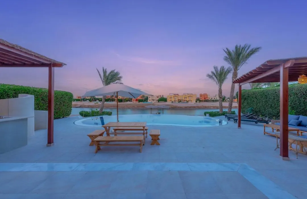 Unique 3Br Villa With A Guest House, Private Pool, Patio & Lagoon-1