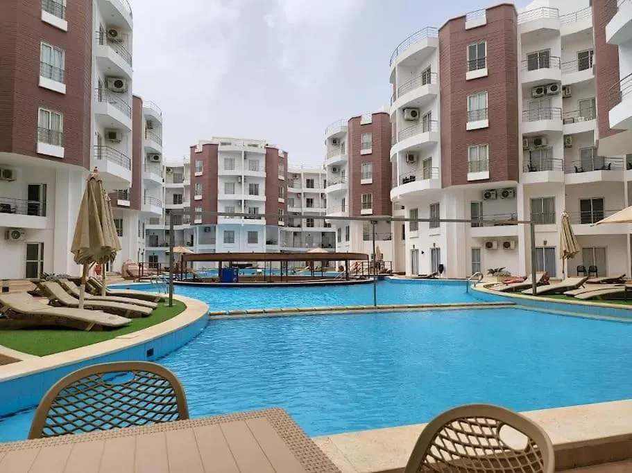 Aqua Palms F101 Luxury 1 Bed Apartment With Pool-1