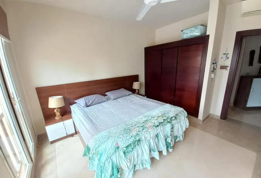 Cozy Sea View Apartment-1