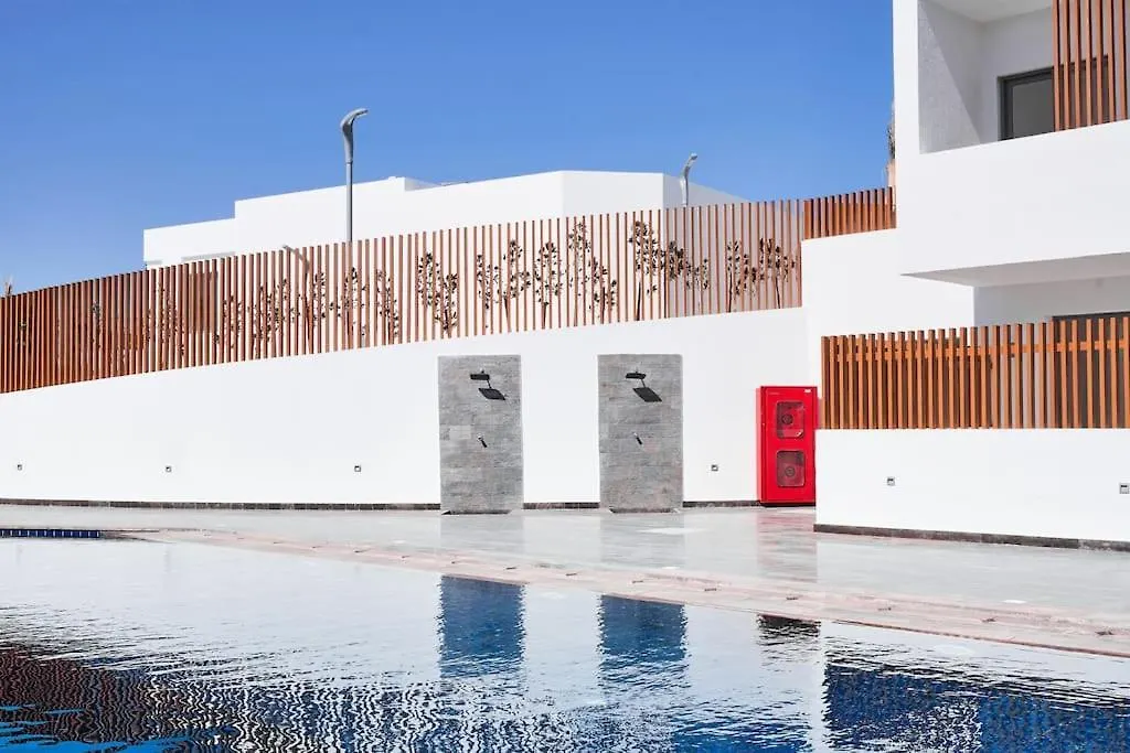 Ground Floor 2 Bedroom In Sholan 2 With Direct Pool Access-1