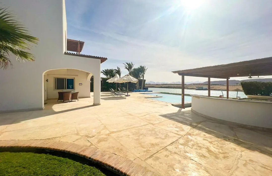 Luxury 4 Bedroom Villa With A Heated Pool-1
