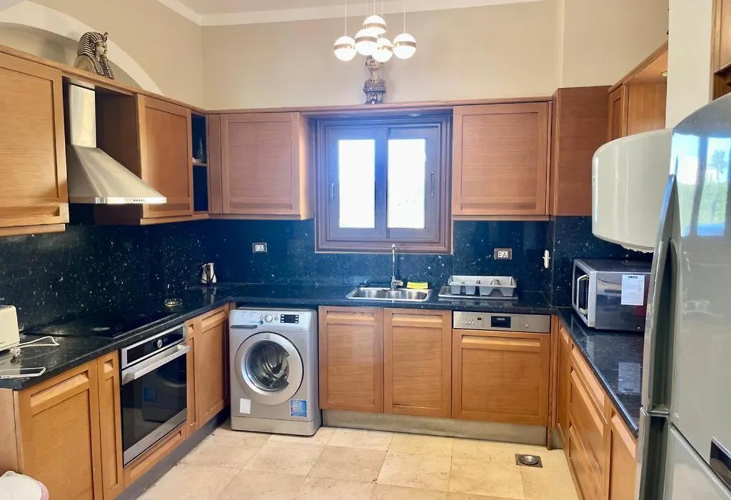Y 140 Wast Golf Heated Private Pool-1