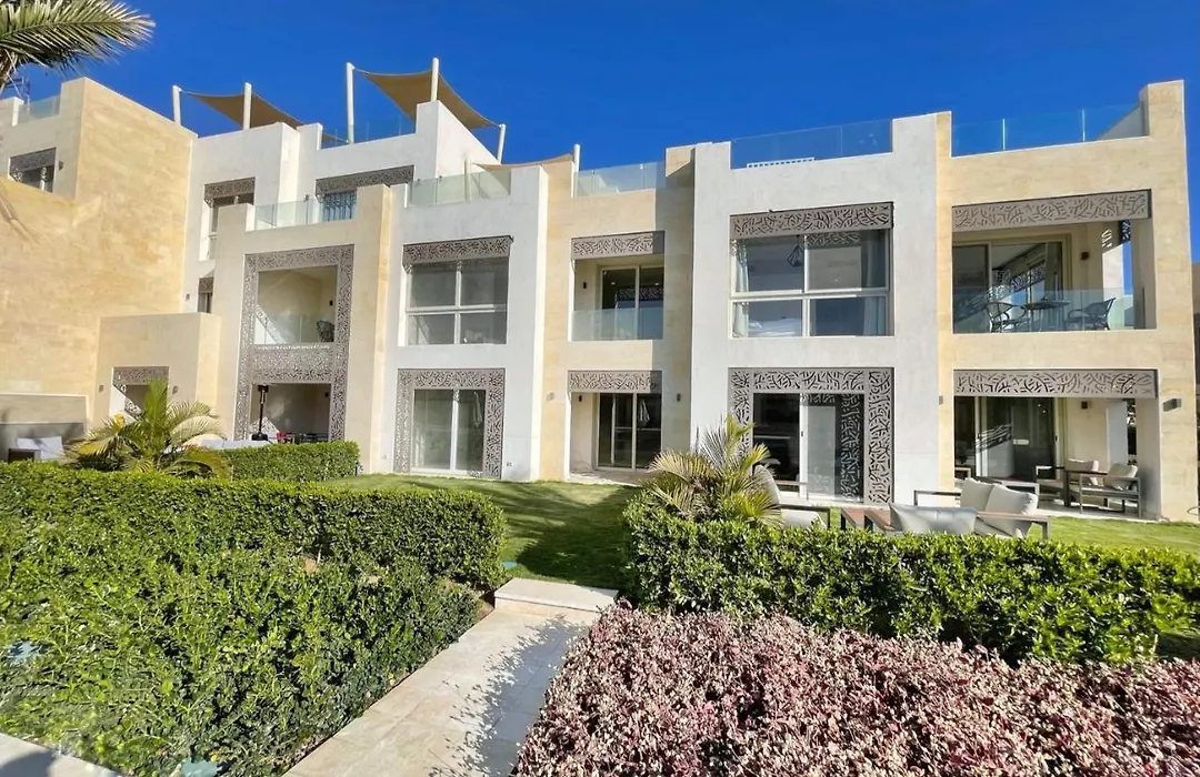Stellar 4 Bdr Villa Mangroovy Free Beach & Pool-1
