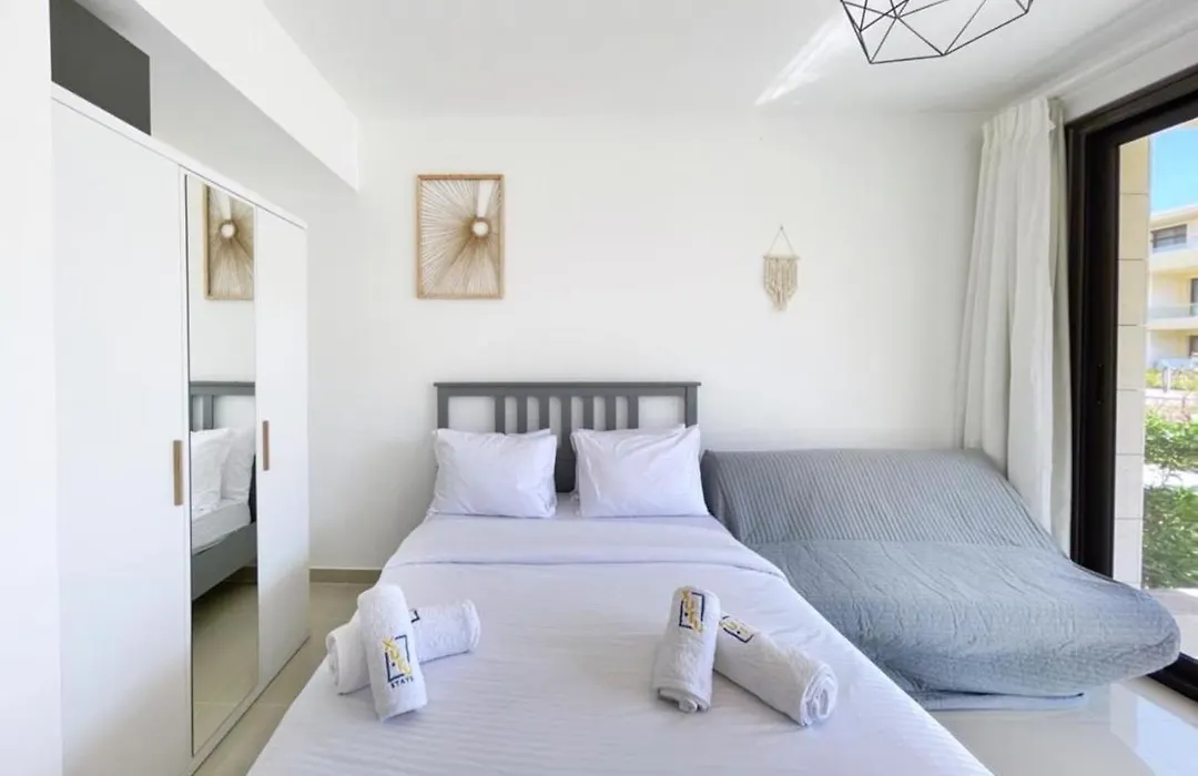 Soothing 1 Bdr Studio G Cribs-1