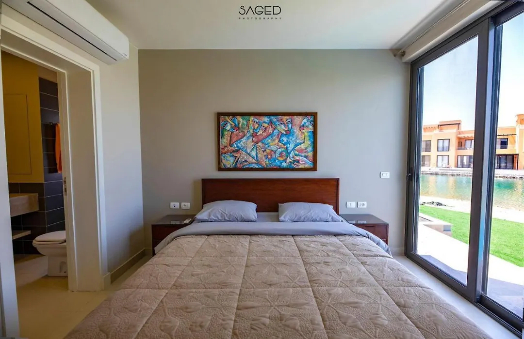 4 Bedrooms Villa In Tawila-1