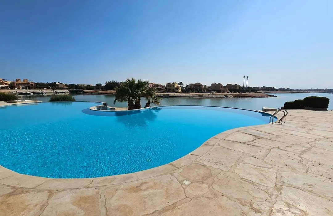 Sabina - A Luxurious Fully Furnished Ground Floor 2Bd Apartment In El Gouna-Red Sea-1