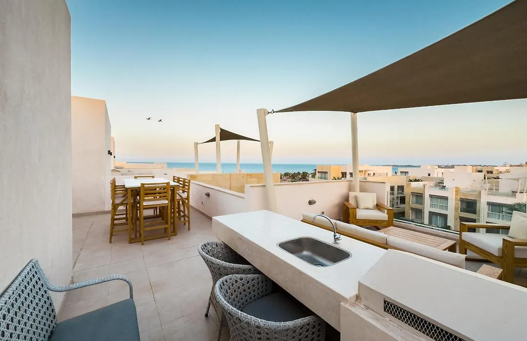 Charming 2Bdr W Sea & Pool View Free Beach & Pool Access-1