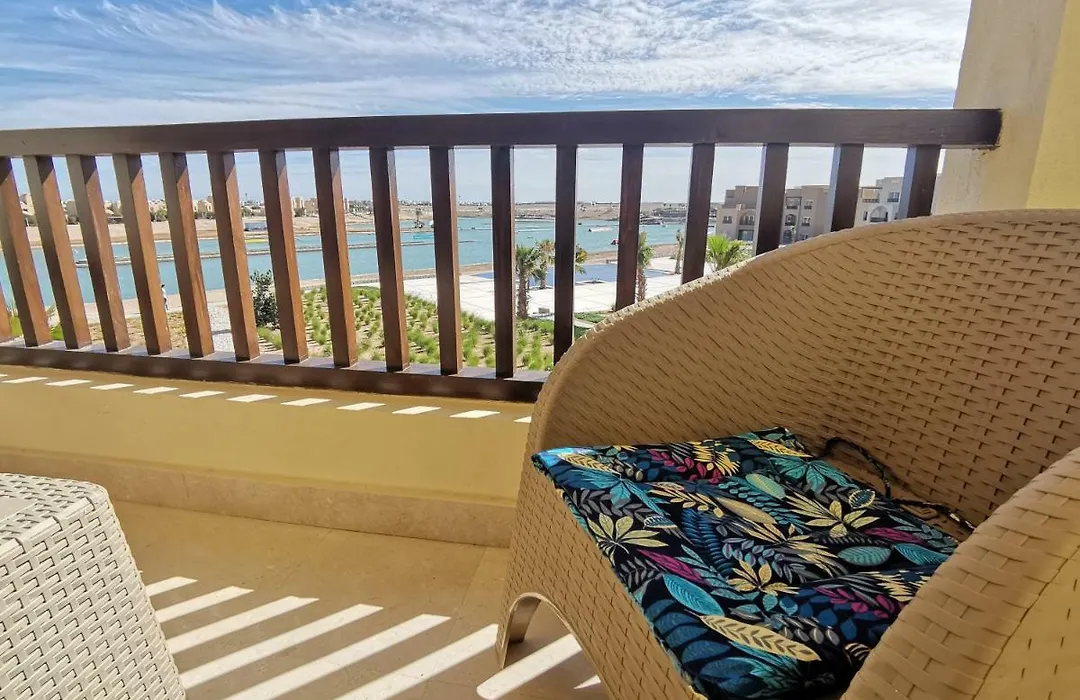 Fancy 2 Bedrooms Apartment With Amazing Pool And Lagoon View-1