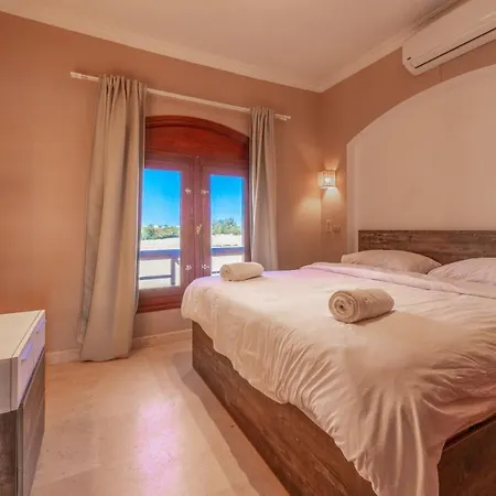 Sabina Classy 1 Bedroom Apartment Lagoon View & Pool El Gouna-2