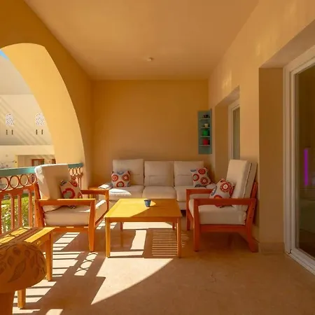 Marina Mosaique 1 Bedroom Apartment With Pool View-3