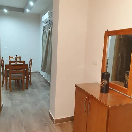 Deluxe Apartment 5-2