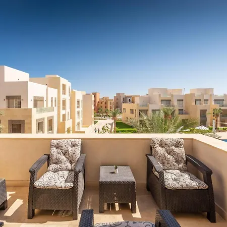 Luxe 3Bdr W Private Rooftop Jacuzzi & Beach Access-3