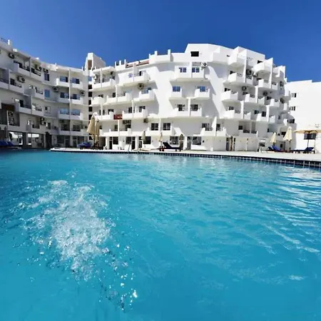 Apartments Near Dolce Vita - Redsealine-3