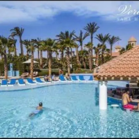 Cheerful 3-Bedroom Holiday Home With Private Pool&Garden-3