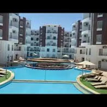 Cozy Pool Level 1-Bed Apartment-2